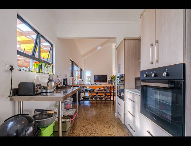 3 BEDROOM HOUSE FOR SALE IN FAIRVIEW ESTATES